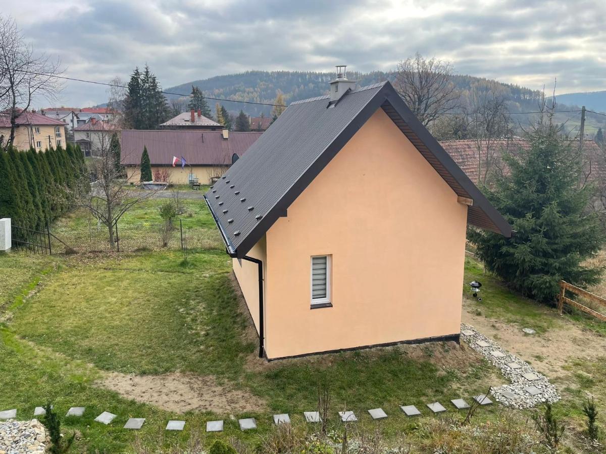 Brzoskwiniowy Domek Ustrzyki Dolne Buitenkant foto