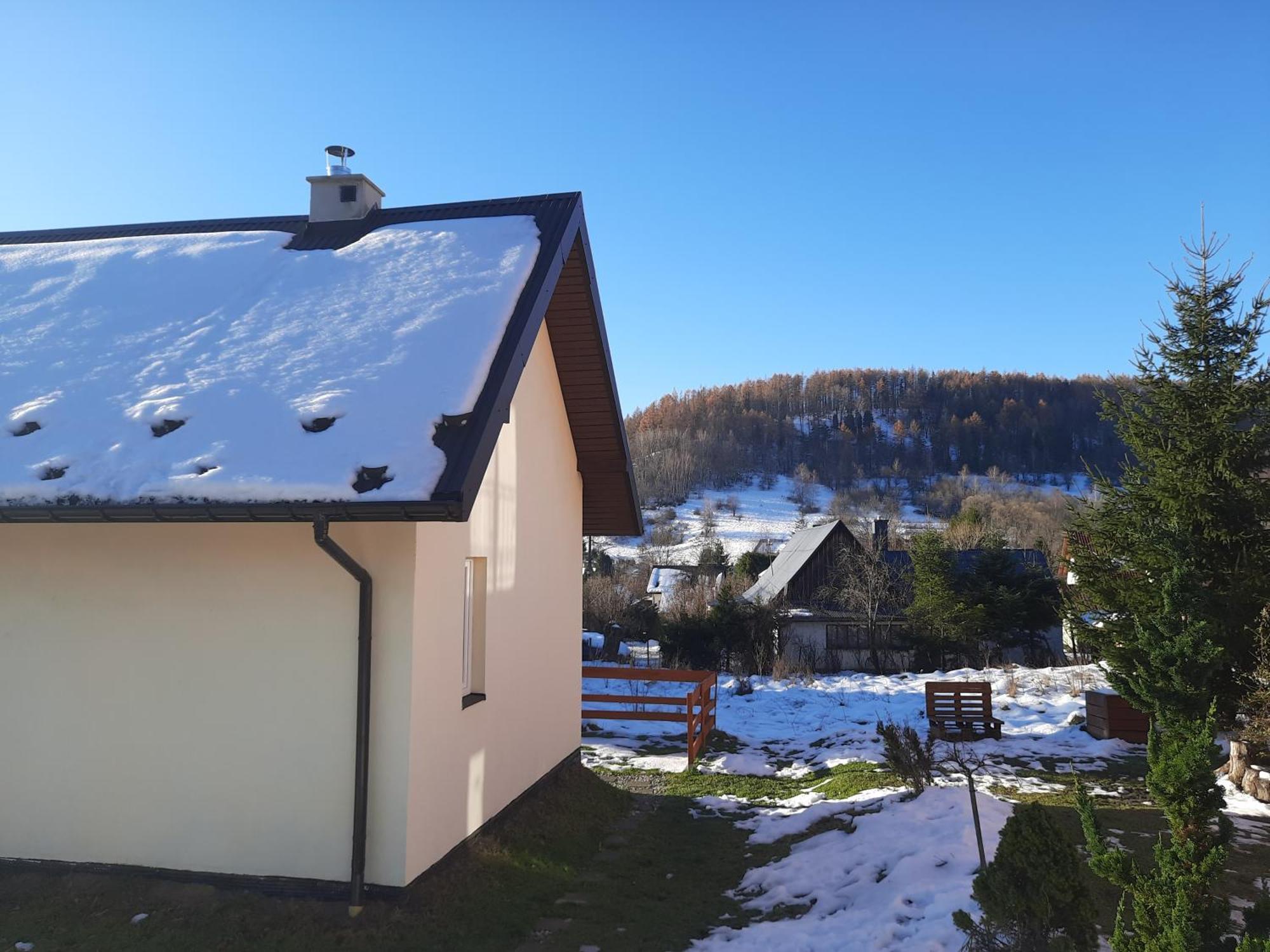 Brzoskwiniowy Domek Ustrzyki Dolne Buitenkant foto